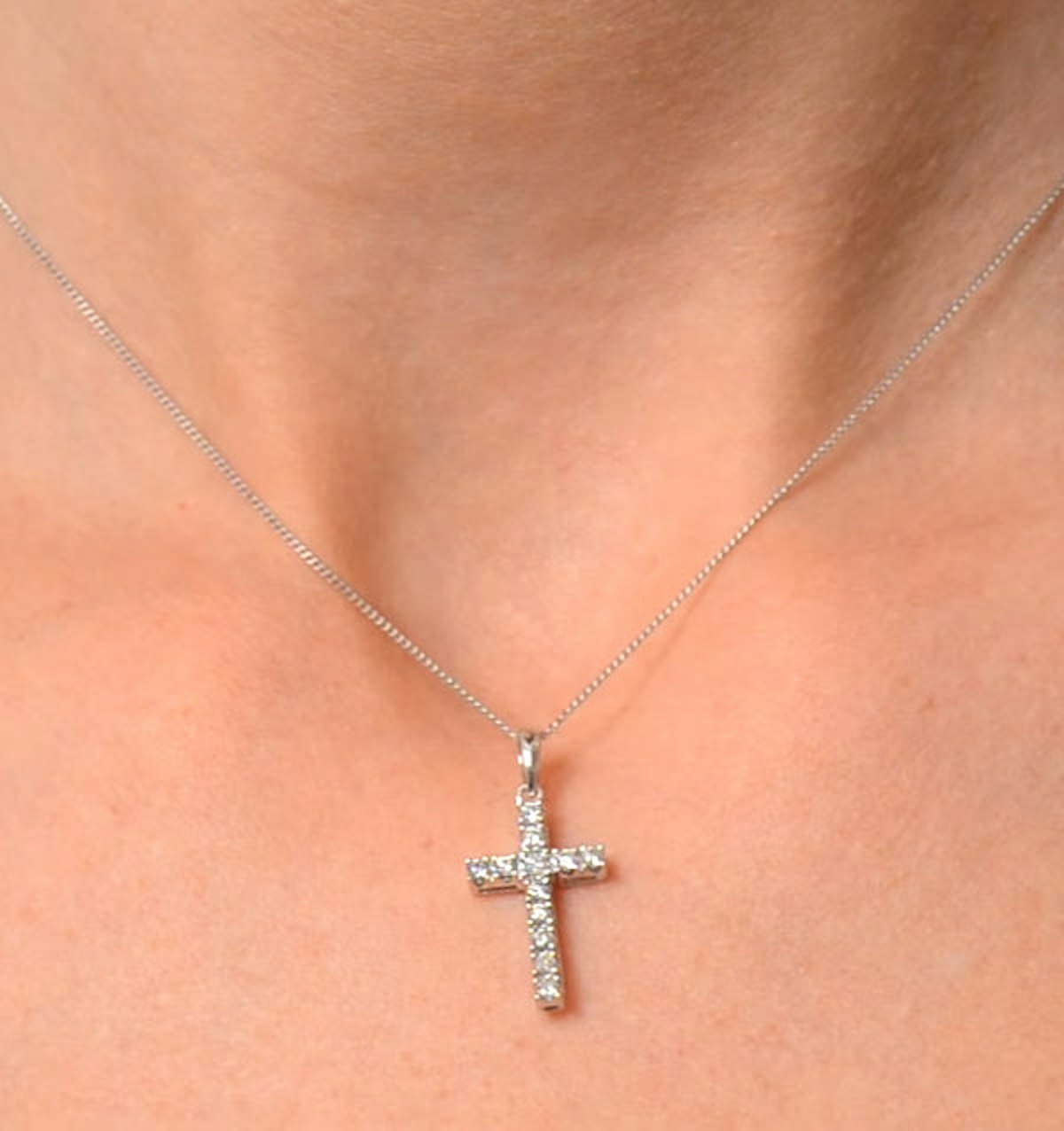Cross Pendant Necklace 0.22CT Diamond 9K White Gold