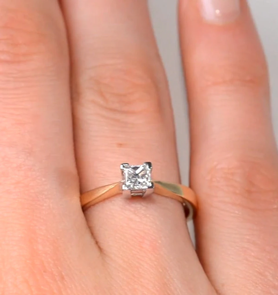 Certified Lauren 18K Gold Diamond Engagement Ring 0.33CT-G-H/SI
