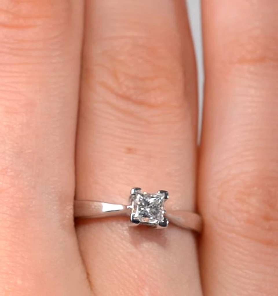 Certified Lauren Platinum Diamond Engagement Ring 0.33CT-G-H/SI