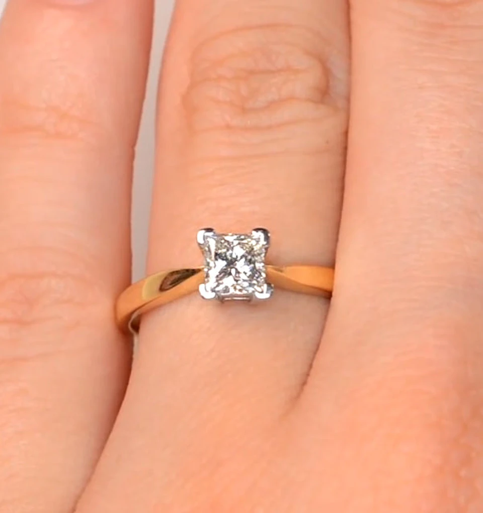 Certified Lauren 18K Gold Diamond Engagement Ring 0.50CT-G-H/SI